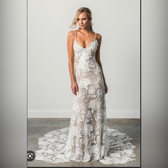 Grace loves lace Rosa gown with nude liner. - Picture 1 of 3
